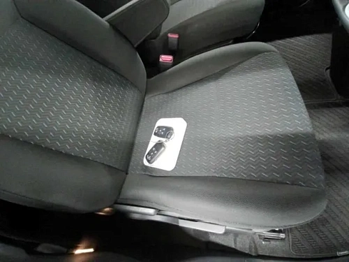 TOYOTA ROOMY 2023