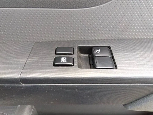NISSAN AD 2021